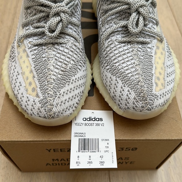 Yeezy Boost 350 V2 in static - Picture 6 of 12